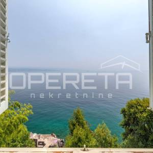 OPATIJA – etaža povijesne vile, 1. red do mora