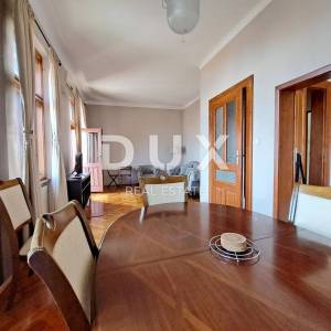 OPATIJA - etaža vile od 90 m2 s pogledom na more i pomoćnim objektom