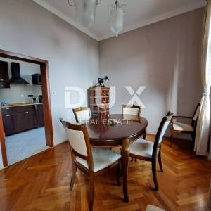 OPATIJA - etaža vile od 90 m2 s pogledom na more i pomoćnim objektom