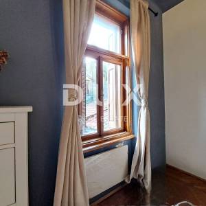 OPATIJA - etaža vile od 90 m2 s pogledom na more i pomoćnim objektom