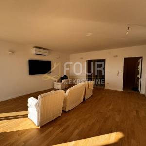 Opatija, Ičići, 3s+db, 147m2, balkon, pogled na more