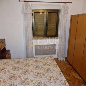 Opatija, Ičići, 78.38m2, stan + konoba, pogled na more