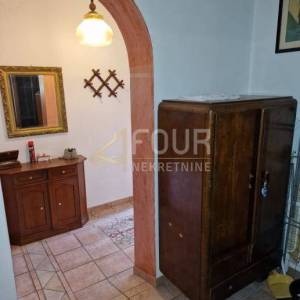 Opatija, Ičići, 78.38m2, stan + konoba, pogled na more