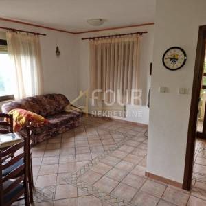 Opatija, Ičići, 78.38m2, stan + konoba, pogled na more