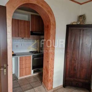 Opatija, Ičići, 78.38m2, stan + konoba, pogled na more