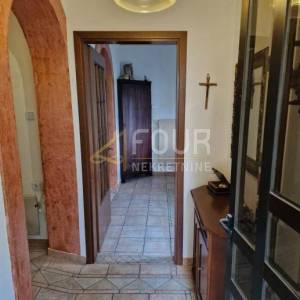 Opatija, Ičići, 78.38m2, stan + konoba, pogled na more