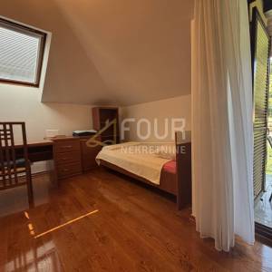 Opatija, Ičići, 92.18m2, dvoetažni stan, garaža