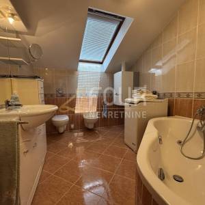 Opatija, Ičići, 92.18m2, dvoetažni stan, garaža