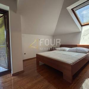Opatija, Ičići, 92.18m2, dvoetažni stan, garaža