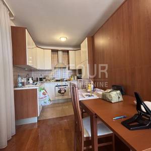 Opatija, Ičići, 92.18m2, dvoetažni stan, garaža