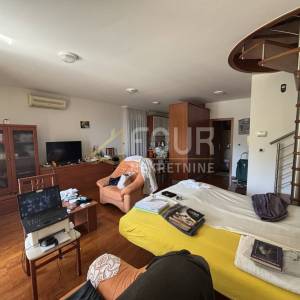 Opatija, Ičići, 92.18m2, dvoetažni stan, garaža