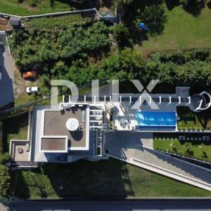 OPATIJA, IČIĆI - ekskluzivna vila 750m2 s 2 bazena i panoramskim pogledom na more + uređena okućnica 2375m2