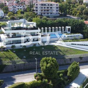OPATIJA, IČIĆI - ekskluzivna vila 750m2 s 2 bazena i panoramskim pogledom na more + uređena okućnica 2375m2