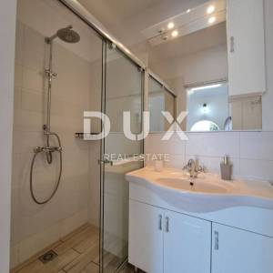OPATIJA, IČIĆI - penthouse s panoramskim pogledom i dvorišnom zgradom