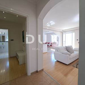 OPATIJA, IČIĆI - penthouse s panoramskim pogledom i okućnicom