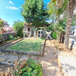OPATIJA, IČIĆI - penthouse s panoramskim pogledom i okućnicom
