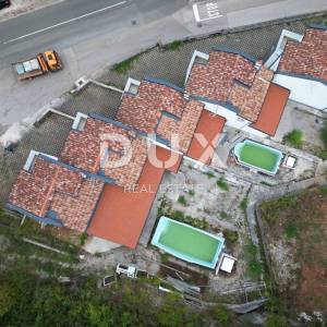 OPATIJA, IČIĆI, POLJANE- kuće u nizu 590m2, 5 kom s pogledom na more  i 2 bazena + okoliš 700m2