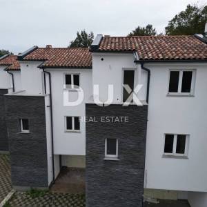 OPATIJA, IČIĆI, POLJANE- kuće u nizu 590m2, 5 kom s pogledom na more  i 2 bazena + okoliš 700m2