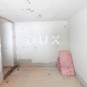 OPATIJA, IČIĆI, POLJANE- kuće u nizu 590m2, 5 kom s pogledom na more  i 2 bazena + okoliš 700m2
