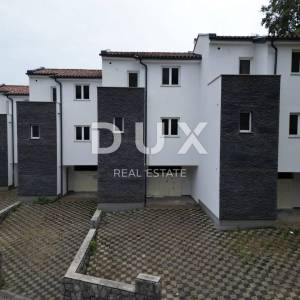 OPATIJA, IČIĆI, POLJANE- kuće u nizu 590m2, 5 kom s pogledom na more  i 2 bazena + okoliš 700m2