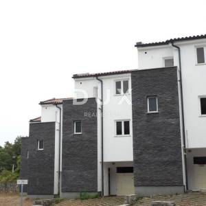 OPATIJA, IČIĆI, POLJANE- kuće u nizu 590m2, 5 kom s pogledom na more  i 2 bazena + okoliš 700m2