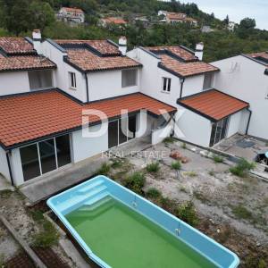 OPATIJA, IČIĆI, POLJANE- kuće u nizu 590m2, 5 kom s pogledom na more  i 2 bazena + okoliš 700m2