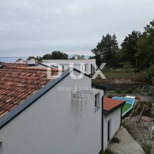 OPATIJA, IČIĆI, POLJANE- kuće u nizu 590m2, 5 kom s pogledom na more  i 2 bazena + okoliš 700m2