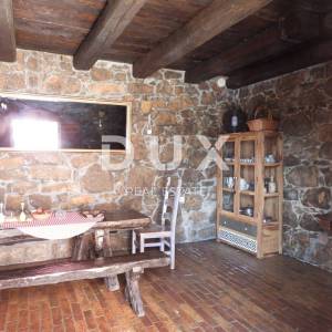 OPATIJA, IČIĆI, POLJANE- villa 500m2 s pogledom na more i bazenom + okoliš  1600m2