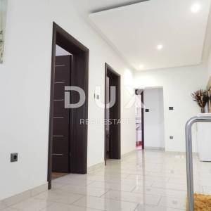OPATIJA, IČIĆI, POLJANE- villa 500m2 s pogledom na more i bazenom + okoliš  1600m2