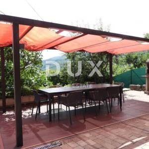 OPATIJA, IČIĆI, POLJANE- villa 500m2 s pogledom na more i bazenom + okoliš  1600m2