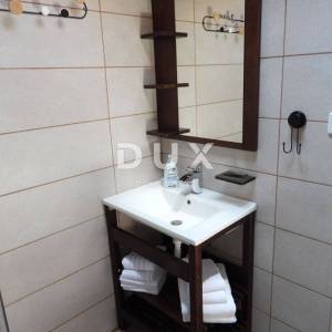 OPATIJA, IČIĆI, POLJANE- villa 500m2 s pogledom na more i bazenom + okoliš  1600m2