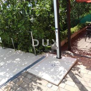 OPATIJA, IČIĆI, POLJANE- villa 500m2 s pogledom na more i bazenom + okoliš  1600m2
