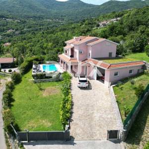 OPATIJA, IČIĆI, POLJANE- villa 500m2 s pogledom na more i bazenom + okoliš  1600m2