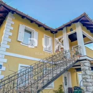 OPATIJA, IČIĆI – prekrasna vila s bogatom okućnicom i pogledom na more, garaža i blizina mora