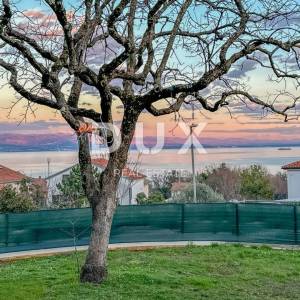 OPATIJA, IČIĆI – prekrasna vila s bogatom okućnicom i pogledom na more, garaža i blizina mora