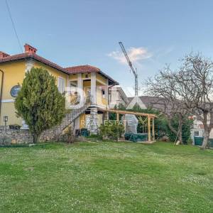 OPATIJA, IČIĆI – prekrasna vila s bogatom okućnicom i pogledom na more, garaža i blizina mora