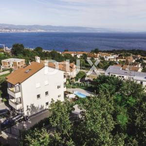 OPATIJA, IČIĆI - stan 70m2 s terasom, pogledom na more, okućnicom i zajedničkim bazenom