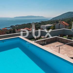 OPATIJA, IČIĆI - stan 79m2 s vrtom u novijoj gradnji s bazenom na krovu, pogled na more, parking
