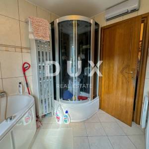 OPATIJA, IČIĆI – veći stan u privatnoj kući s vrhunskim pogledom na more, terasa, blizina mora