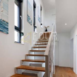 Opatija, Ika, 108.51m2, dvoetažni 2s+db, terasa i balkon