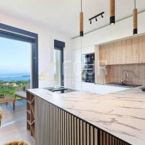 Opatija, Ika, 108.51m2, dvoetažni 2s+db, terasa i balkon