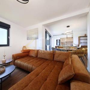 Opatija, Ika, 108.51m2, dvoetažni 2s+db, terasa i balkon