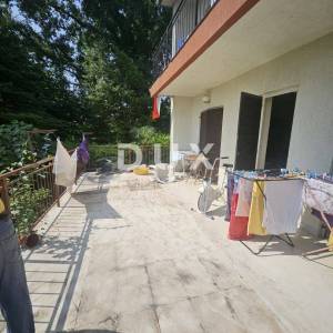 OPATIJA, IKA- 2 stana 143m2 (80m2 + 63m2) prizemlje i 2.kat s pogledom na more + okoliš 250m2