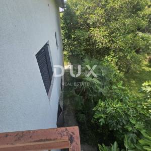 OPATIJA, IKA- 2 stana 143m2 (80m2 + 63m2) prizemlje i 2.kat s pogledom na more + okoliš 250m2