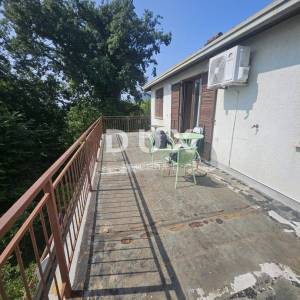 OPATIJA, IKA- 2 stana 143m2 (80m2 + 63m2) prizemlje i 2.kat s pogledom na more + okoliš 250m2