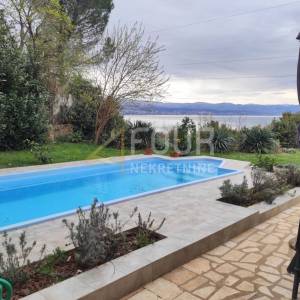 Opatija, Ika, 89.10m2, u naravi 2 stana