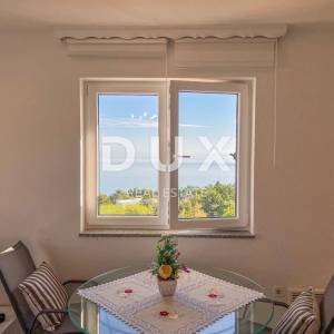OPATIJA, IKA - dvoetažni stan s panoramskim pogledom na more na mirnoj lokaciji