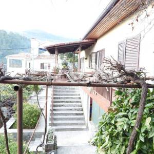OPATIJA, IKA -  kuća 139m2 2.RED DO MORA + okućnica 939m2