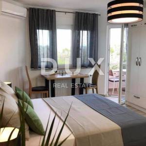 OPATIJA, IKA, LOVRAN - kuća / villa 500m2 s 8 apartmna i s pogledom na more i bazenom + okoliš 900m2