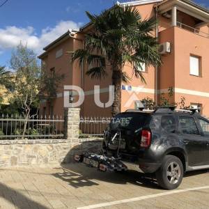 OPATIJA, IKA, LOVRAN - kuća / villa 500m2 s 8 apartmna i s pogledom na more i bazenom + okoliš 900m2